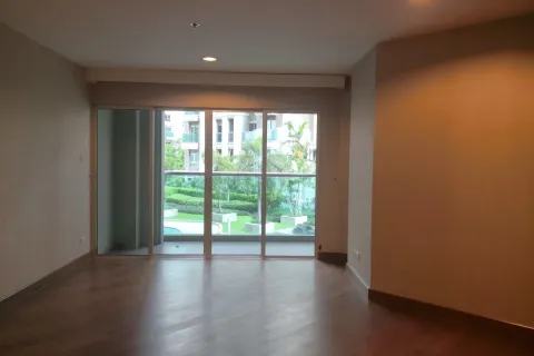 Condo in Huai Khwang, Bangkok, Thailand, 5 bedrooms № 156931 - photo 13
