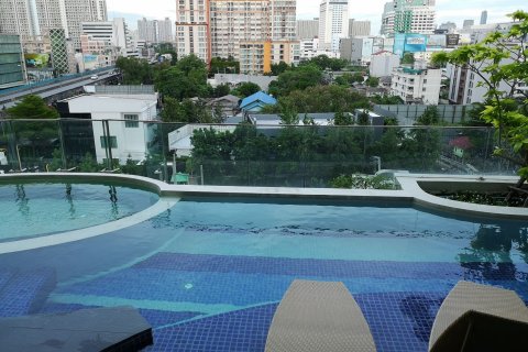 Studio dans le Condo à Huai Khwang, Bangkok, Thaïlande  № 137419 - photo 11