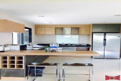 Villa on Jomtien Beach, Pattaya, Thailand 3 bedrooms № 193520 - photo 3