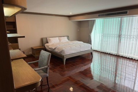 Кондоминиум с 3 спальнями в Ваттхане, Бангкок, Таиланд № 151641 - фото 3