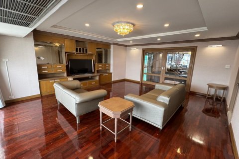 Кондоминиум с 3 спальнями в Ваттхане, Бангкок, Таиланд № 151641 - фото 7