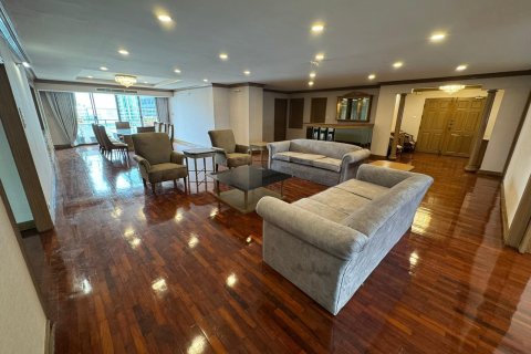 Кондоминиум с 3 спальнями в Ваттхане, Бангкок, Таиланд № 151641 - фото 17