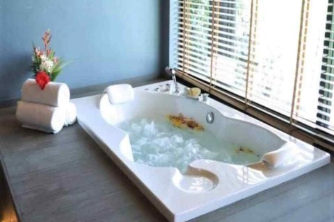 Коммерческая недвижимость в Чиангмае, Таиланд 800м2  № 162829 - фото 3