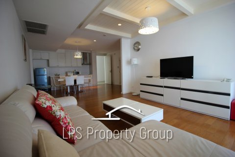 Condo in Hua Hin, Thailand, 2 bedrooms  № 168760 - photo 9