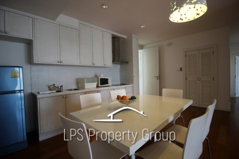 Condo in Hua Hin, Thailand, 2 bedrooms  № 168760 - photo 12