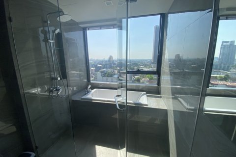 Studio in the Condo in Khlong Toei, Bangkok, Thailand  № 173599 - photo 6