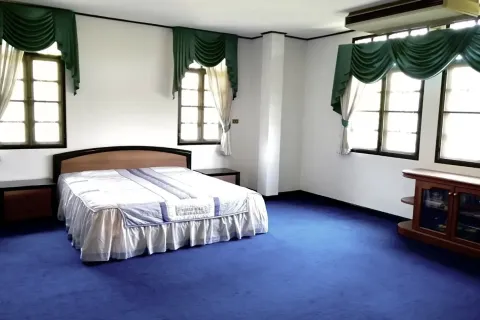 House in San Sai, Thailand 5 bedrooms № 157311 - photo 13