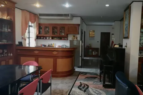 House in San Sai, Thailand 5 bedrooms № 157311 - photo 11