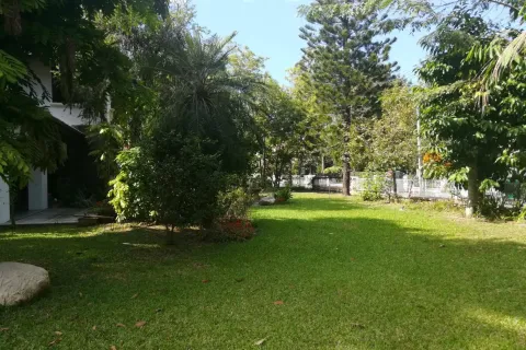 House in San Sai, Thailand 5 bedrooms № 157311 - photo 5