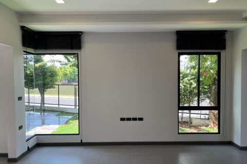 House in Bang Kaeo, Thailand 3 bedrooms № 157312 - photo 5