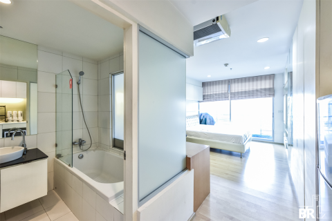 Condo in Bangkok, Thailand, 1 bedroom № 185667 - photo 9