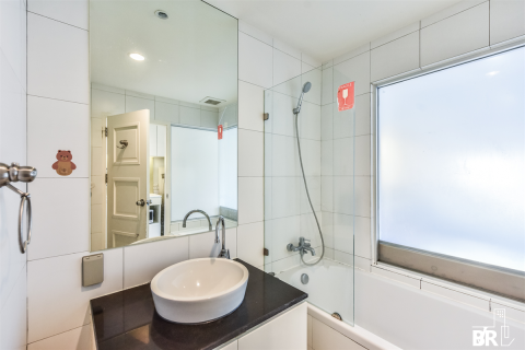 Condo in Bangkok, Thailand, 1 bedroom № 185667 - photo 2