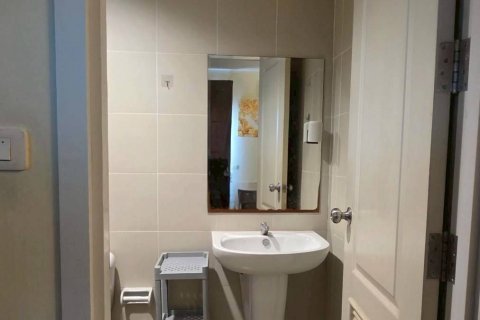 Таунхаус в Самутпракане, Таиланд с 3 спальнями № 140566 - фото 18