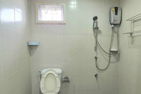 Таунхаус в Самутпракане, Таиланд с 3 спальнями № 140566 - фото 21