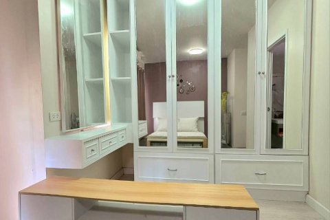 Таунхаус в Самутпракане, Таиланд с 3 спальнями № 140566 - фото 20