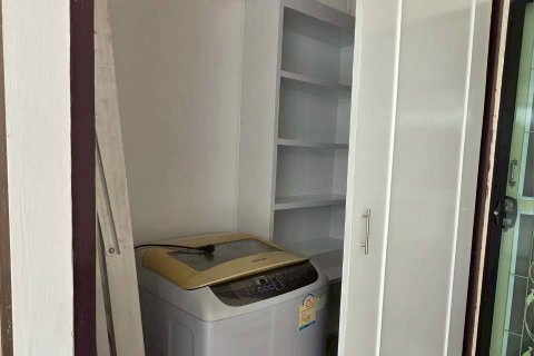 Таунхаус в Самутпракане, Таиланд с 3 спальнями № 140566 - фото 12