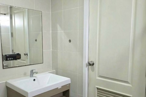 Таунхаус в Самутпракане, Таиланд с 3 спальнями № 140566 - фото 30