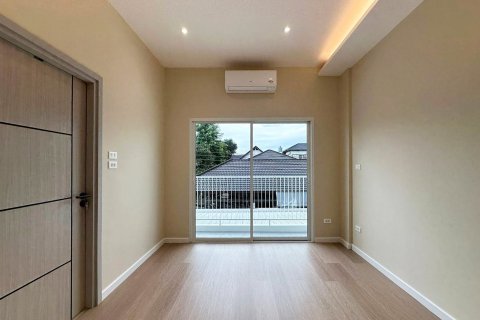 Townhouse in Chiang Mai, Thailand 5 bedrooms № 149838 - photo 26