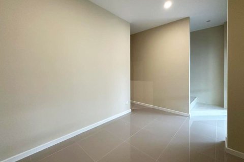 Townhouse in Chiang Mai, Thailand 5 bedrooms № 149838 - photo 19