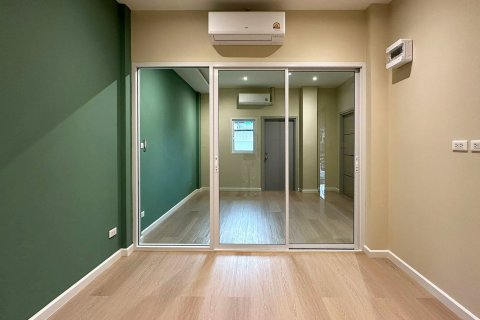 Townhouse in Chiang Mai, Thailand 5 bedrooms № 149838 - photo 15