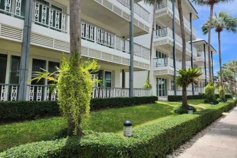 Condo in Hua Hin, Thailand, 2 bedrooms № 141168 - photo 2