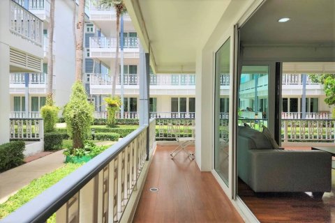 Condo in Hua Hin, Thailand, 2 bedrooms № 141168 - photo 6