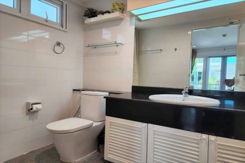 Condo in Hua Hin, Thailand, 2 bedrooms № 141168 - photo 9