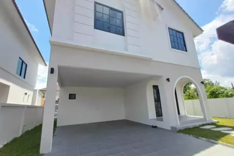 Maison à Hang Dong, Thaïlande 5 chambres № 141171