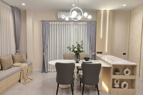 Дом в Самутпракане, Таиланд с 4 спальнями  № 172998 - фото 4