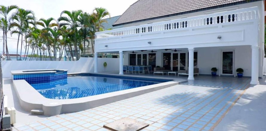 Villa in Pattaya, Thailand 3 bedrooms № 173000