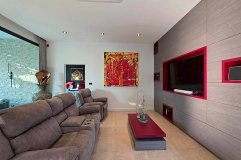 Вилла в Хуа Хине, Таиланд с 4 спальнями  № 158103 - фото 3