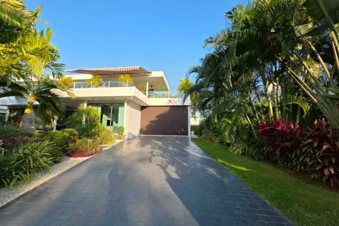 Вилла в Хуа Хине, Таиланд с 4 спальнями  № 158103 - фото 26