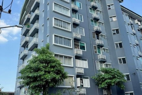 Studio in the Condo in Huai Khwang, Bangkok, Thailand  № 158106 - photo 8