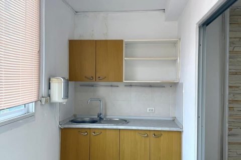 Studio in the Condo in Huai Khwang, Bangkok, Thailand  № 158106 - photo 9