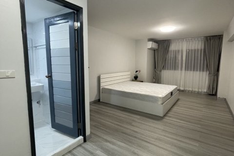 Кондоминиум с 3 спальнями в Ваттхане, Бангкок, Таиланд № 158108 - фото 12