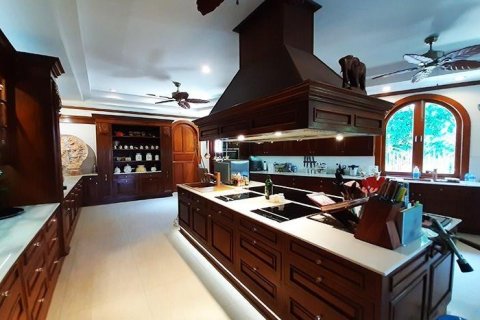 Villa in Hua Hin, Thailand 11 bedrooms № 168535 - photo 15