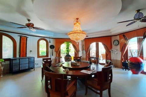 Villa in Hua Hin, Thailand 11 bedrooms № 168535 - photo 16
