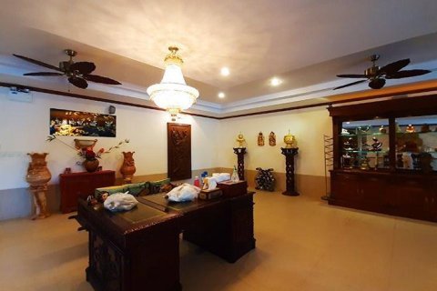 Villa in Hua Hin, Thailand 11 bedrooms № 168535 - photo 12