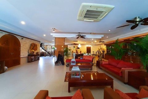 Villa in Hua Hin, Thailand 11 bedrooms № 168535 - photo 10