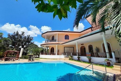 Villa in Hua Hin, Thailand 11 bedrooms № 168535