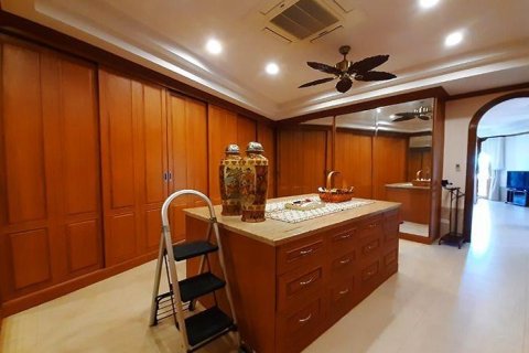 Villa in Hua Hin, Thailand 11 bedrooms № 168535 - photo 24