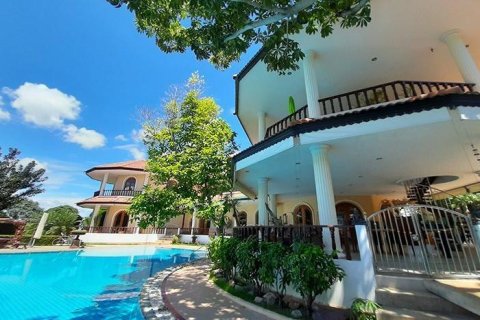 Villa in Hua Hin, Thailand 11 bedrooms № 168535 - photo 2