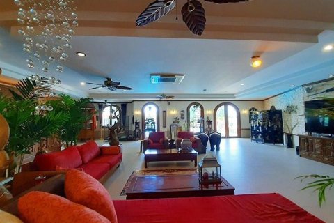 Villa in Hua Hin, Thailand 11 bedrooms № 168535 - photo 8