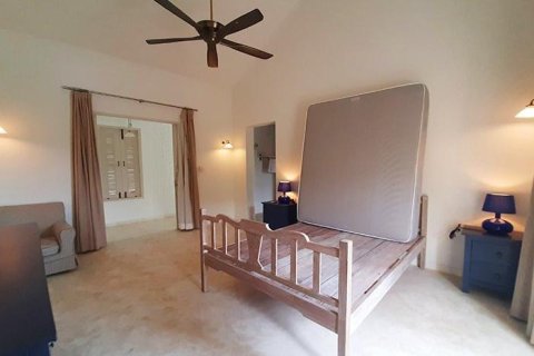 Villa in Hua Hin, Thailand 4 bedrooms № 168537 - photo 16