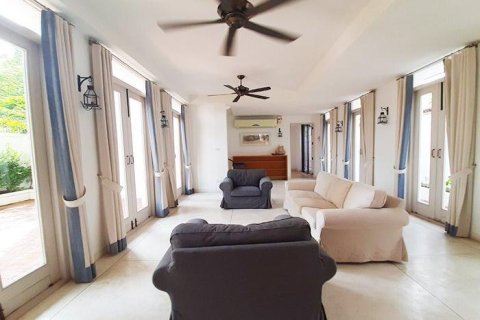 Villa in Hua Hin, Thailand 4 bedrooms № 168537 - photo 3