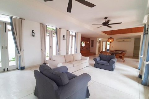 Villa in Hua Hin, Thailand 4 bedrooms № 168537 - photo 4