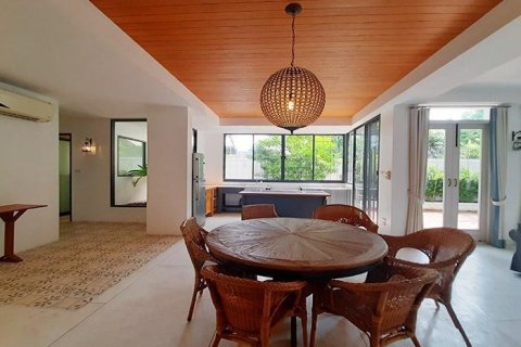 Villa in Hua Hin, Thailand 4 bedrooms № 168537 - photo 8