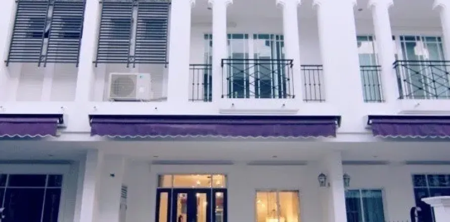 Таунхаус в Пхракханонге, Бангкок, Таиланд с 4 спальнями № 154488