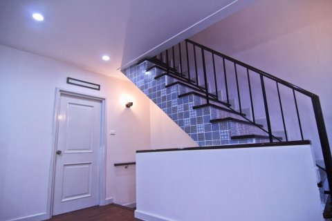 Таунхаус в Пхракханонге, Бангкок, Таиланд с 4 спальнями № 154488 - фото 21