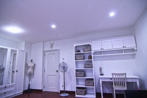 Таунхаус в Пхракханонге, Бангкок, Таиланд с 4 спальнями № 154488 - фото 10